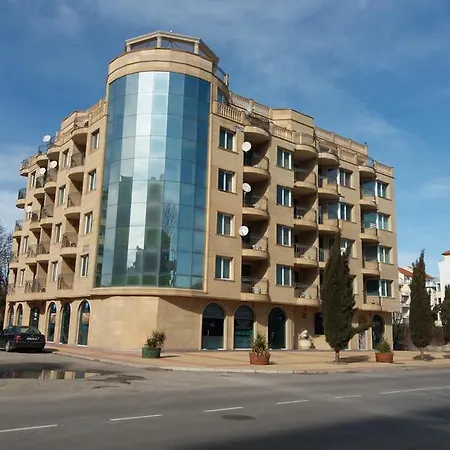 شقة Boris Oberon بوموري